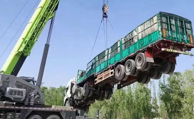 瑞丽道路脱困救援案例
